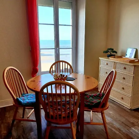 Le Phoenix 449 , Vue Mer, 2