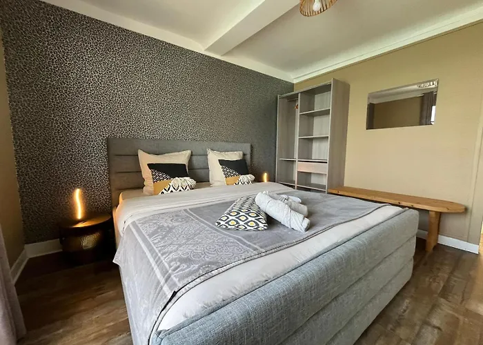 Le Phoenix 449 , Vue Mer, 2 * ארומנש-לה-באינס